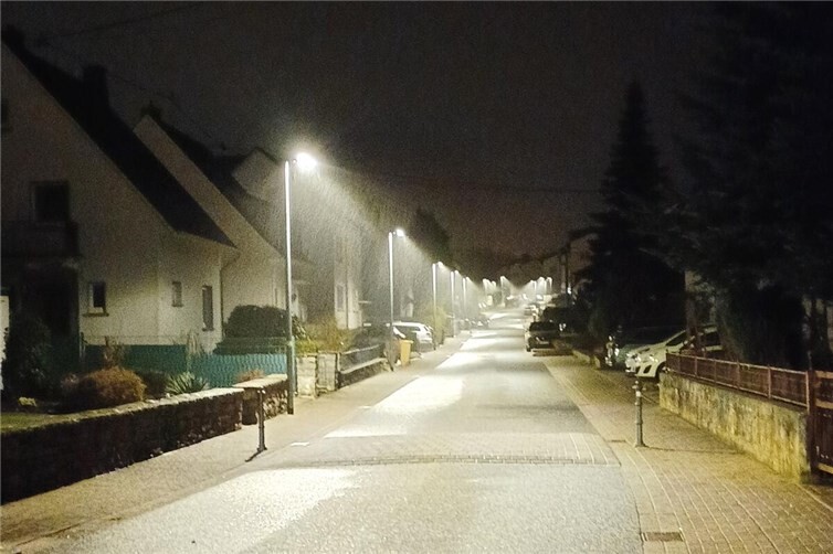 Halbzeit: Gut die Hälfte der rund 7.500 Straßenleuchten erstrahlt schon im neuen Licht. In der VG Montabaur läuft die Umrüstung der Straßenbeleuchtung auf LED auf vollen Touren. 