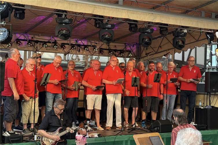 „Hallelujah“ als Höhepunkt – MGV Linz verzauberte das Publikum. Foto: Norbert Ehrenberg 