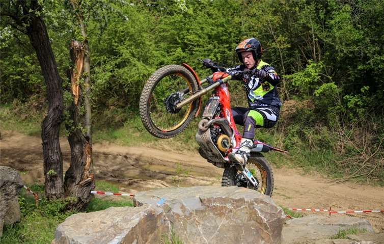 Halsbrecherisch mutete so manche Bewältigung der Hindernisse an, doch die Fahrer bewiesen sehr viel Geschick und Können.