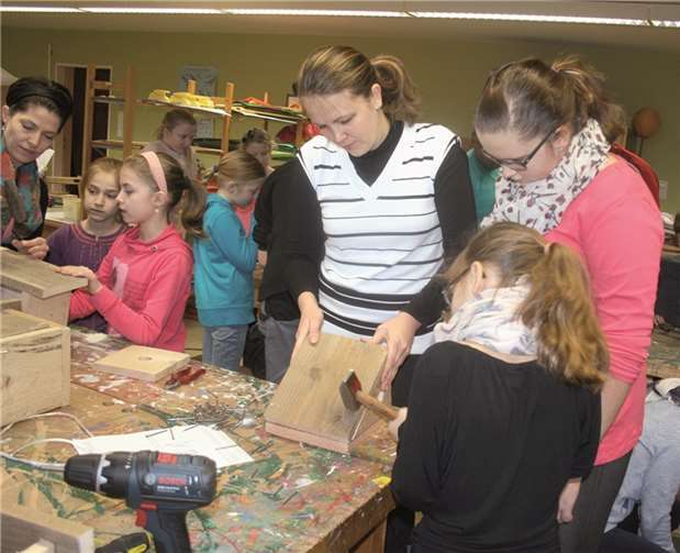 Hammer und Nägel kamen zum Einsatz.