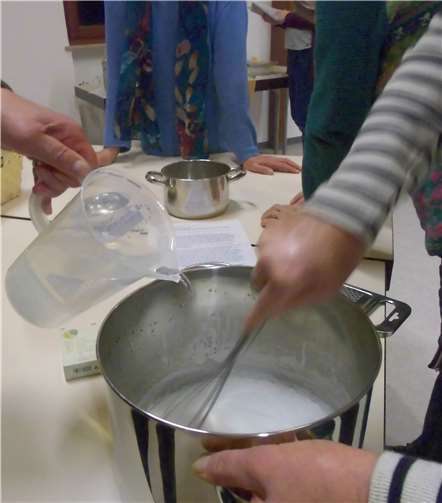 Es geht auch anders Handarbeit war gefragt, ebenso wieTeamwork.