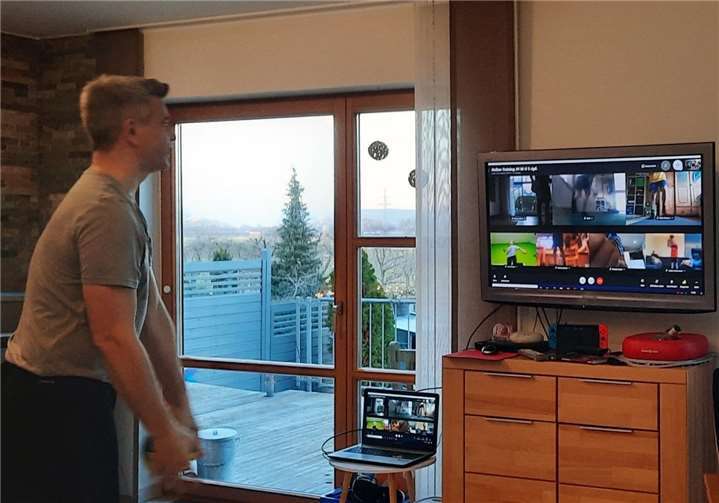 E-Jugend hält sich mit Online-Training fit Handballtraining geht auch online.Foto: privat