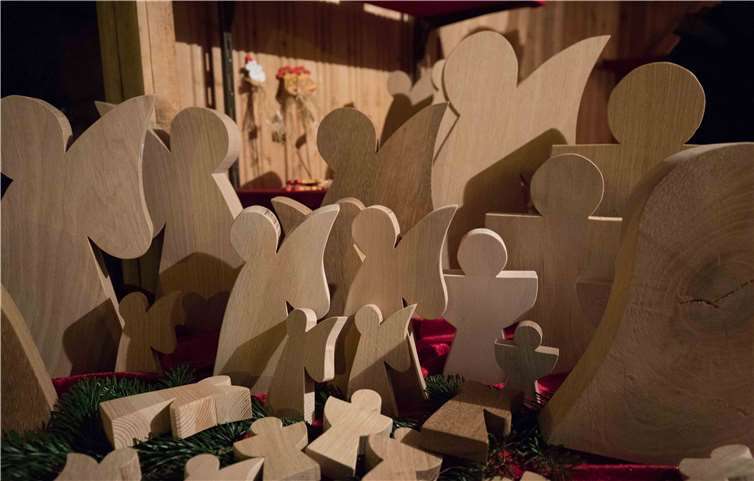 Weihnachtliche Atmosphäre in Fritzdorf  Handwerkliches, Schönes und Praktisches,Leckeres und Wohlriechendes können die Besucher entdecken.