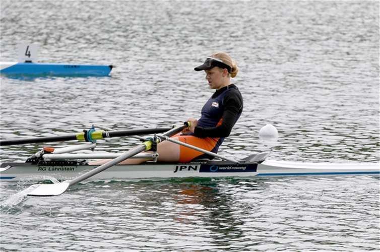 Hanna Sopp bei ihrem Start im Leichtsgewichtseiner der Juniorinnen B.