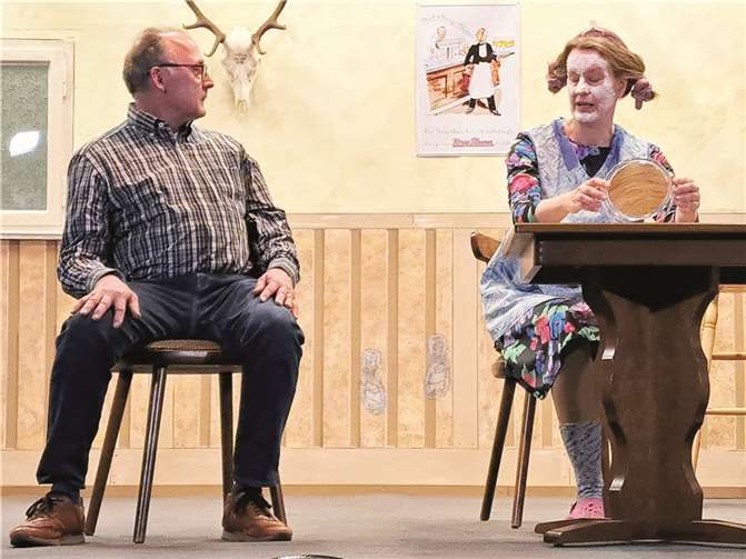 Amore mio oder Kann denn Liebe Sünde sein? Hanne (Martina Zavelberg) geht ihrem Bruder Gunther (Andreas Geilen) gehörig auf die Nerven.