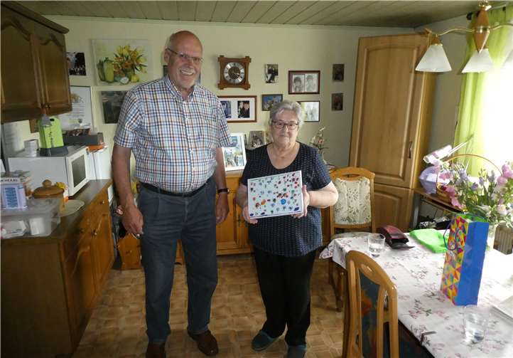 Hannelore Ehlscheid freute sich über das besondere Geschenk. Foto: privat