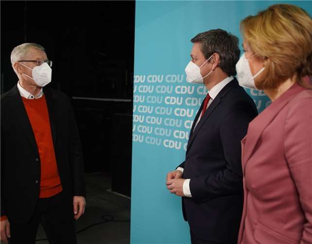 Hanno Hofmann im Gespräch mit Julia Klöckner und Christian Baldauf. Foto: Nick Falkner, Social Media CDURLP