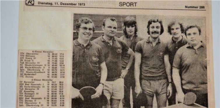 Hans Denzer, Matthias Güttes, Werner Gorzalla, Norbert Knust, Franz Blumenberg und Willi Acker wurden als Herbstmeister der A-Klasse 1973 auch in der Zeitung gefeiert.