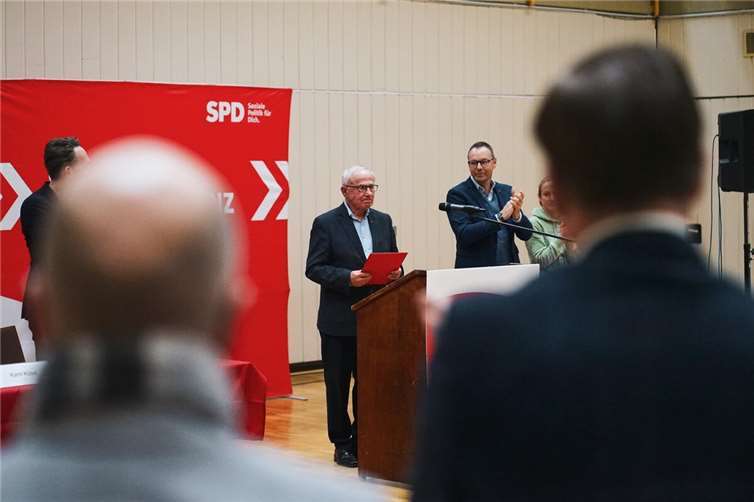 Hans-Dieter Gassen bei der Ehrung. Foto: Benjamin Kastner