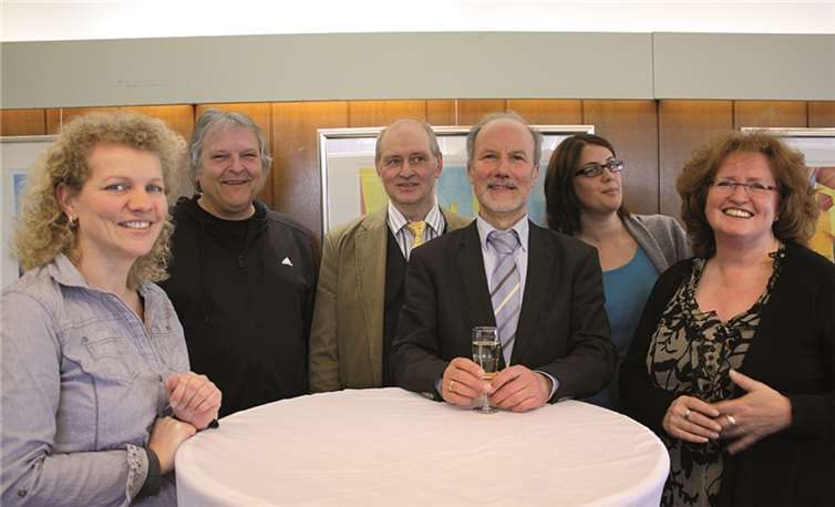 Hans-Dieter Kümpel mit Kolleginnen und Kollegen aus „seinem“ Fachbereich. Gemeinde Wachtberg