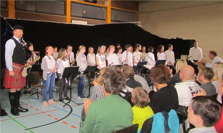 Hans Eisel (links) spielte mit der Bläsergruppe 6.Foto: Christine Blinn