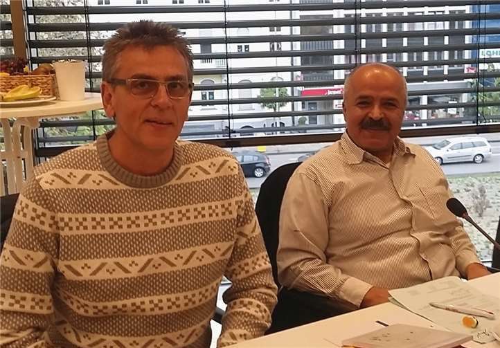 Hans-Georg Schönberg (li.) und Aziz Aldemir sind sich bei der letzten Kreistagssitzung einig darüber, dass das Gesundschrumpfen der Krankenhäuser nicht dem Wohle der Patienten dient.Foto: privat