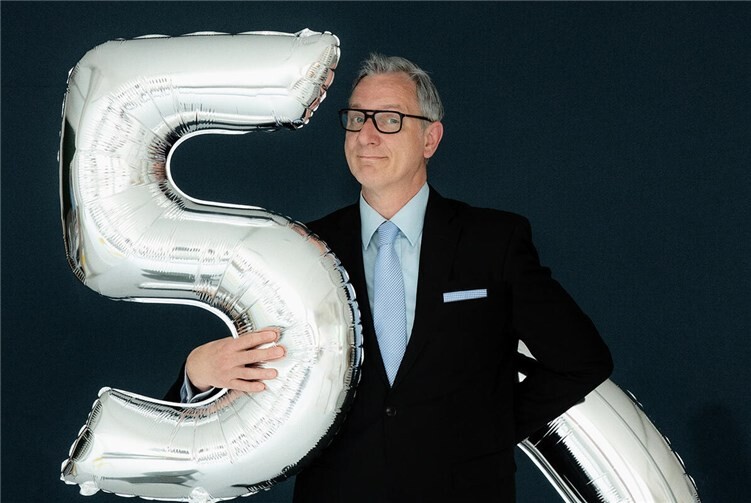 Hans Gerzlich begeistert mit seinem Kabarett-Programm ncht nur Menschen in den 50ern. Foto:Hans Gerzlich