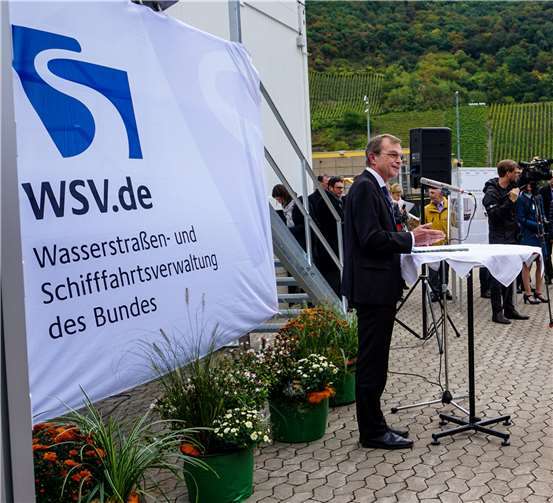 Hans-Heinrich Witte, Präsident der Generaldirektion Wasserstraßen und Schifffahrt, informierte über den Ausbau der Schleuse Lehmen. 