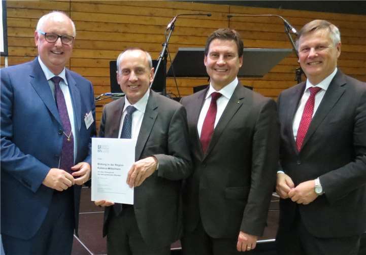 Hans-Jörg Assenmacher, Staatsminister Prof. Dr. Konrad Wolf, Matthias Nester und Dr. Ulrich Kleemann. privat