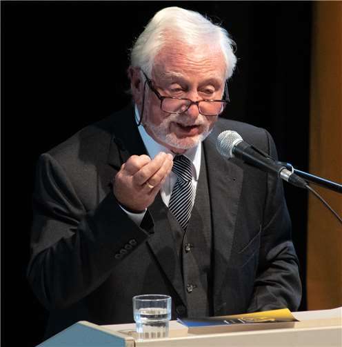 Hans-Jürgen Döring erinnert an die Anfänge und die Entwicklung Wachtbergs.