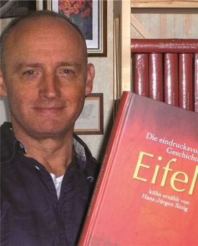 Hans Jürgen Sittig liest aus seinem Buch „Die eindrucksvolle Geschichte der Eifel“. privat
