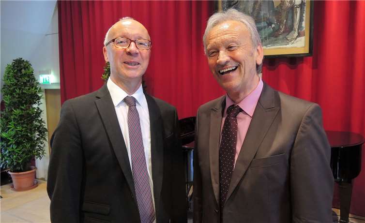 Hans-Peter Lörsch mitdem vormaligen Kulturdezernenten Detlef Knopp.