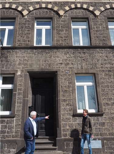 Hans Schüller vom AK Mühlsteinrevier RheinEifel und Nicolas Junglas.Foto: privat