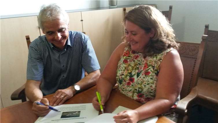 Hans-Werner Adams im Gespräch mit Klimaschutzmanagerin Silke Merz. privat