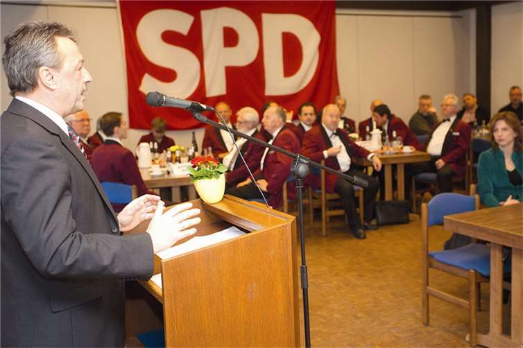 Hans-Werner Breithausen versprach alle Gemeinden im Rengsdorfer Land finanziell an der Windkraft beteiligen.