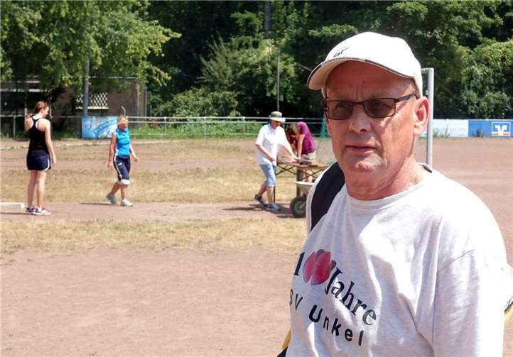 Hans-Willi Korf ist wie in all den Jahren zuvor der Hauptverantwortliche für einen reibungslosen Ablauf des Sportabzeichentags. privat