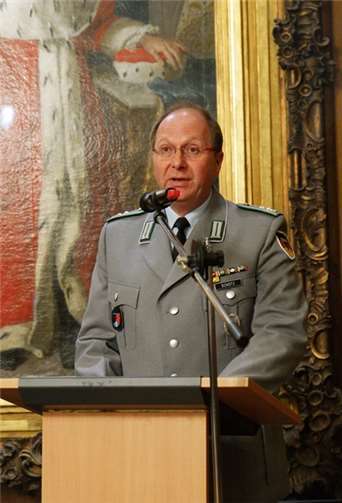 Hansjörg Schütz stellte die vielfältigen Aufgaben der Bundeswehrreservisten vor und betonte in diesem Zusammenhang den hohen Stellenwert des ehrenamtlichen Engagements.