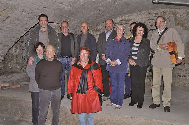 Harald Colditz, rechts, mit einigen Teilnehmern in den Katakomben.Privat