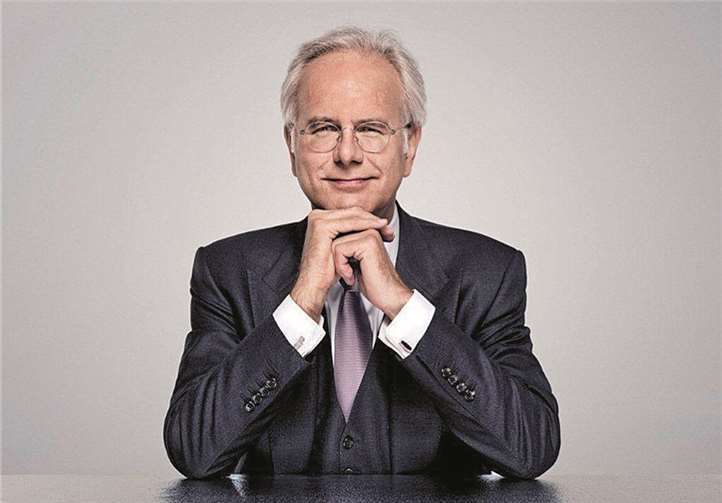 Harald Schmidt nimmt als besonderer Gast teil.