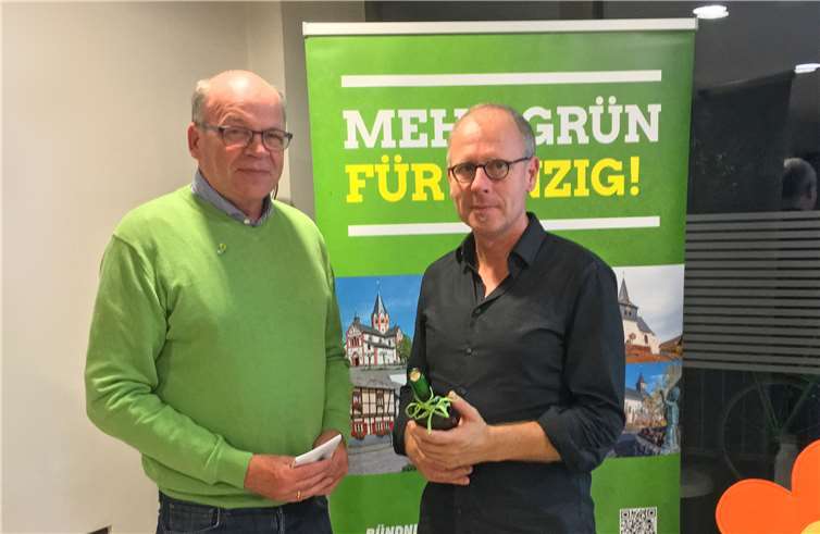 Hardy Rehmann dankte Dr. Lutz Kosack für den interessanten Vortrag. Foto: privat