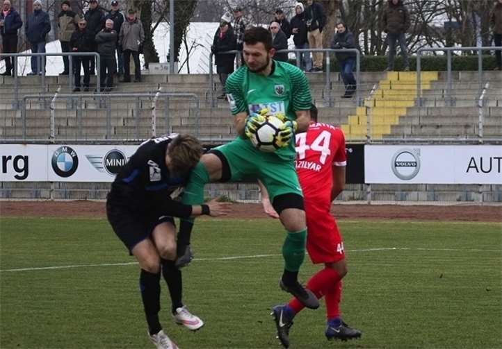 Hart zur Sache ging es in Worms, wo die TuS knapp mit 0:1 verlor und somit nicht nur auf den ersten Punkt, sondern auch auf den ersten Treffer im Jahr 2018 wartet.TH