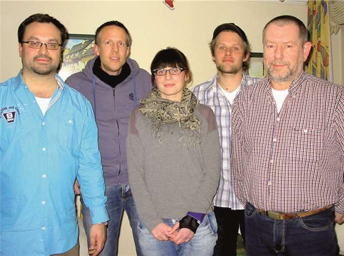 Harte Nachwuchsarbeit wartet auf (v.r.) die Vorsitzenden Wilfried Kurtenacker und Martin Aschenbrenner mit den Vorstandsmitgliedern Angelika Fuhrmann, Mirko Meisenbach und Markus Claes. DL