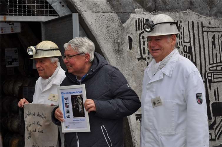 Hartmut Pinnow zwischen zwei Kumpels auf Zeche Nordstern. Foto: privat