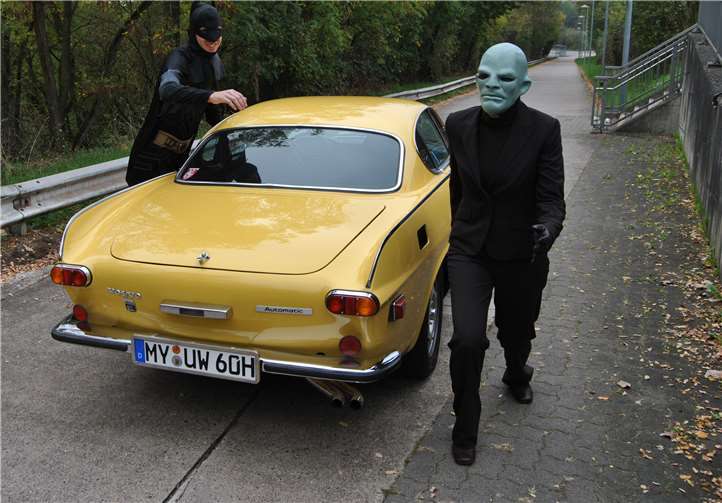 Hat der geniale Verbrecher Fantomas etwas mit der Einbruchserie in der Rheingemeinde Urmitz zu tun? Superheld Batman folgt seiner Spur.  privat