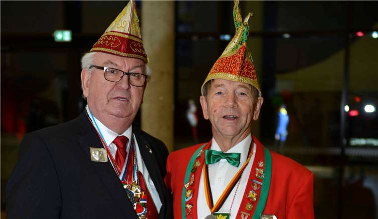 Hatten das Kreisnarrentreffen 1997 ins Leben gerufen: Landrat a.D. Albert Berg-Winters und Peter Schmorleiz, heutiger Ehrenpräsident der Rheinischen Karnevals Korporationen (RKK),