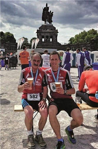 Hatten sich nach 21,1km ihr „alkoholfreies Bier“ redlich verdient: B. Bertram und R. Hohl.privat