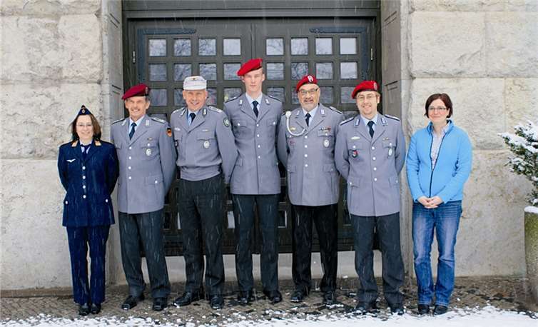 Hauptfeldwebel der Reserve Stefanie Armbrustmacher, Oberstleutnant der Reserve Heinz Doll, Oberstleutnant der Reserve Arno Sauer, Obergefreiter Matthias Sauer, Stabsfeldwebel der Reserve Norbert Horsch, Oberstleutnant der Reserve Michael Spitz, Organisatorin Anne Roy.privat