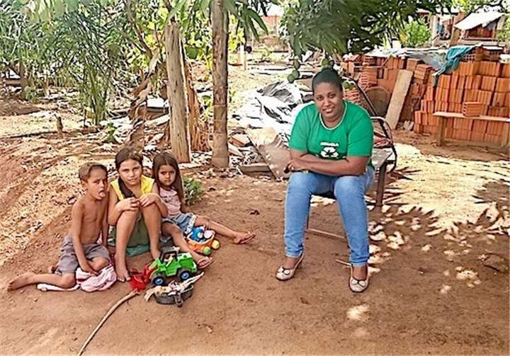 Hausbesuche im Stadtviertel „Padre Lothar“ ... privat