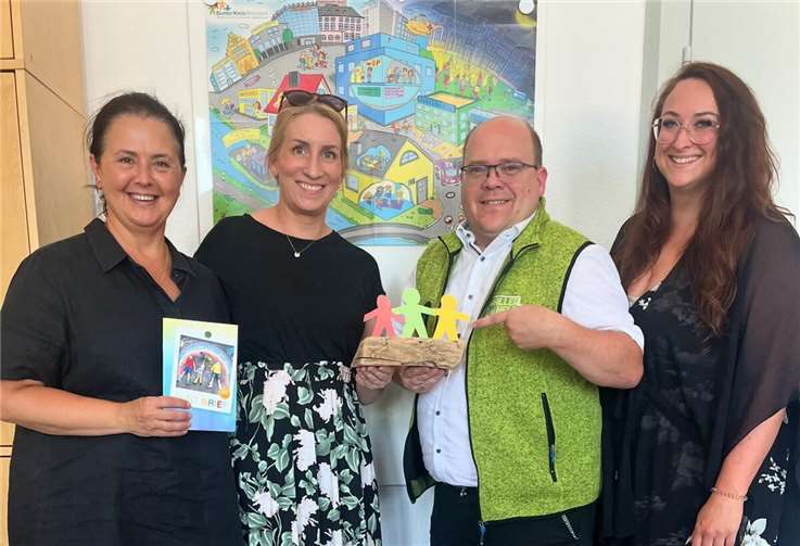 Hava Akduman (Bunter Kreis Rheinland)/ Janina Bechstedt (Bunter Kreis Rheinland)/ Björn Flick (Wäller Helfen)/ Melanie Kaatz (Bunter Kreis Rheinland).  Foto: privat