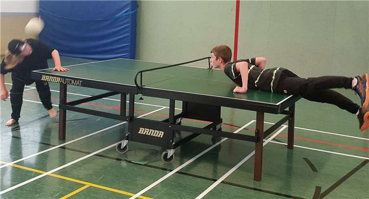 Headis ist eine spektakuläre Mischung aus Tischtennis und Kopfball. Foto: privat
