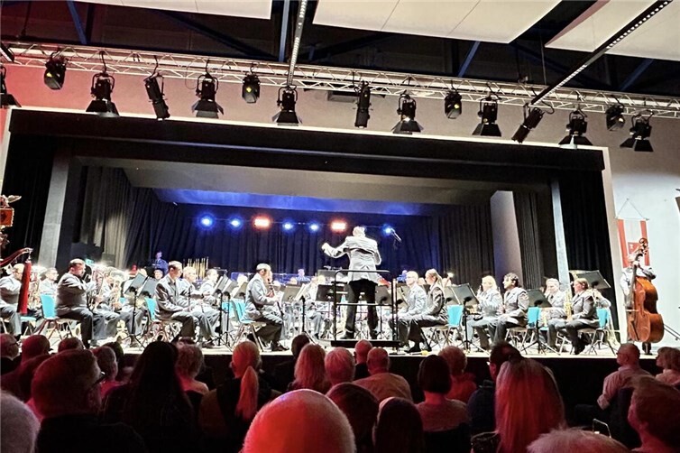 Heeresmusikkorps Koblenz beim Benefizkonzert im Forum Polch.