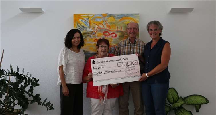 Heidi Wachter (stellvertretende Hospiz-Leitung), Doris und Lothar Elsner (AWO), Eva-Maria Hebgen (Hospiz-Leitung). Foto: Dernbacher Gruppe Katharina Kasper