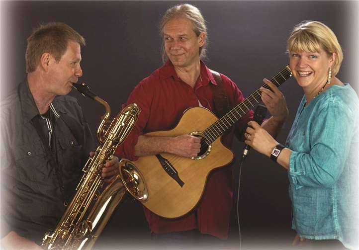 Heike Kraske, Jens Neufang und Uwe Arenz gastieren am 6-Februar im Köllenhof.  privat