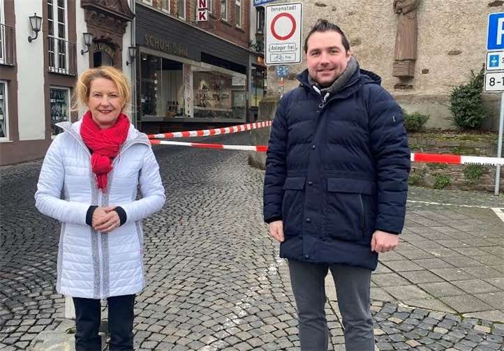 Heike Raab und Benedikt Oster: „Cochem braucht eigentlich ein umfassenderes und nachhaltiges Verkehrskonzept mit einem Parkleitsystem und einem Park-and-Ride-Angebot.“Foto: SPD Cochem-Zell