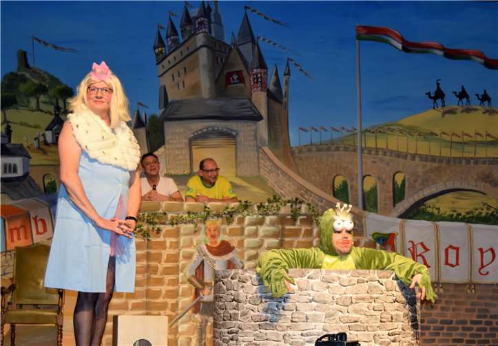 Heiko Hecking und Martin Steinhauerals Prinzessin Chantal und Froschkönig.