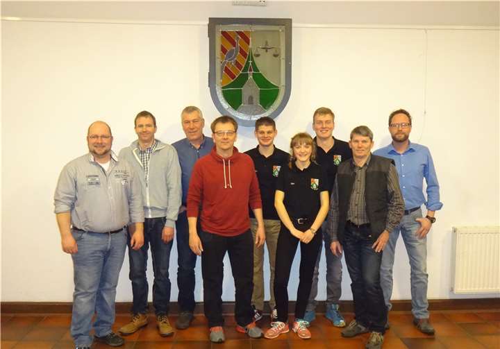 Heiko Weller, Thomas Seitz, Burkhard Grollius, Oliver Kruse, Max Maiwald, Elina Nelles, Felix Lichtenthäler, Frank Nelles und Sven Schür (von links) bilden den Festauschuss des VVV. privat