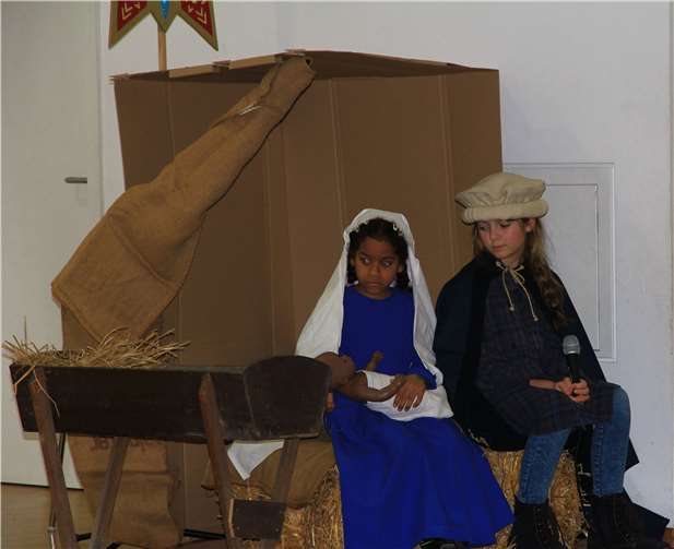 Heilige Familie besuchte die Adventsfeier der kfd St. Albert.Privat
