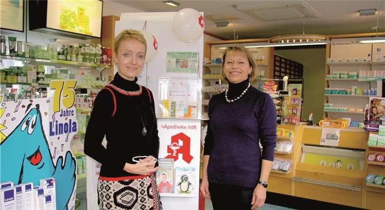 Heilpraktikerin Karin Völkel und Apothekerin Claudia Behner beim Gesundheitstag.privat