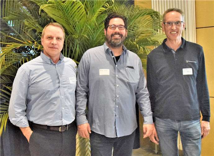 Heinz Haubrichs (v. r.), Vorsitzender von „Rheinbach Classics“ e.V., Gewerbevereinsvorsitzender Oliver Wolf und der Leiter der Rheinbacher Wirtschaftsförderung Hans Eberhard Dorow freuen sich bereits auf die kommenden Rheinbach Classics.  EICH