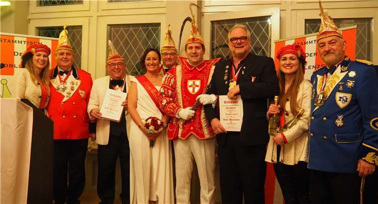 Heinz Kölsch und Thomas Flöck mit ihren Urkunden. Fotos: HH